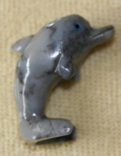 stein-delphin-grau.jpg